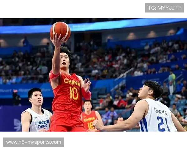 “逆境中的领袖：明星队长的坚韧精神”，明星队队长